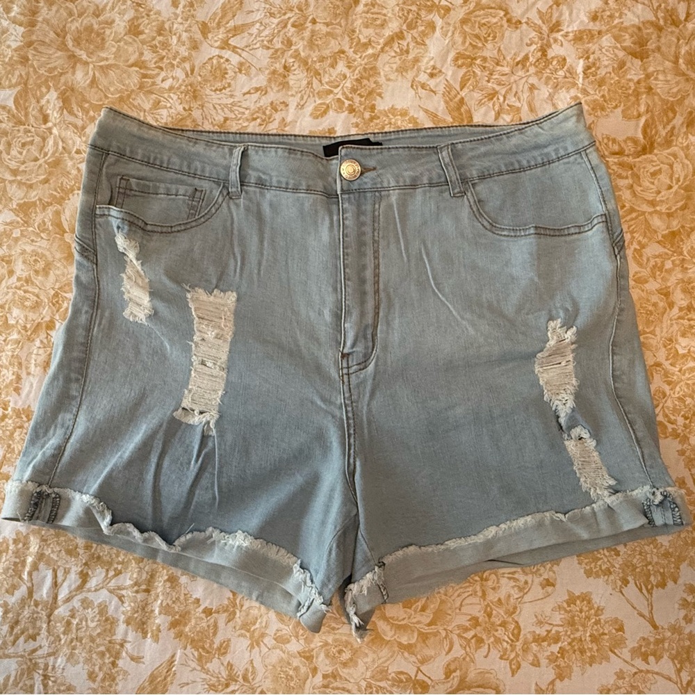 Forever 21 Plus Distressed Denim Women Shorts